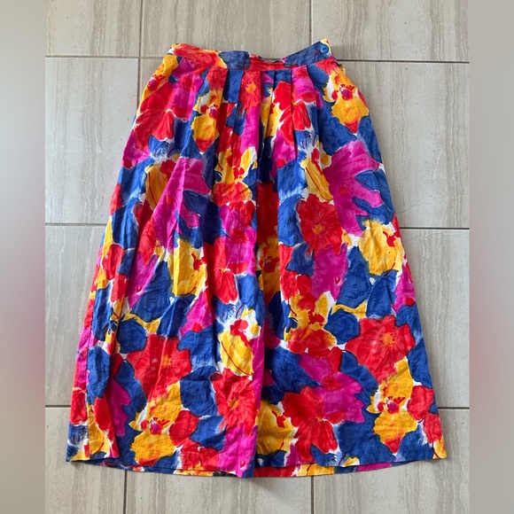 bri jai Dresses & Skirts - Vintage floral skirt size 8